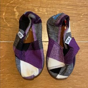 TOMS baby shoes